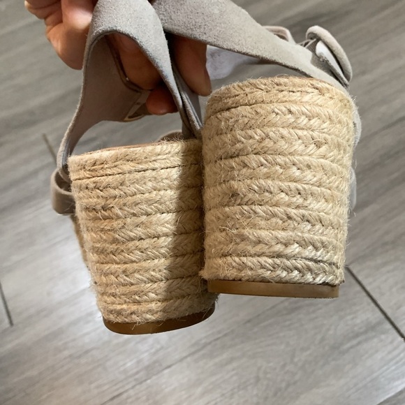 Halogen Emery Platform Espadrille, Gray Suede Sandals Size 9.5 - Picture 4 of 11